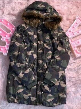 Camo Hooded Ski Jacket with Faux Fur Trim - Green Camo
